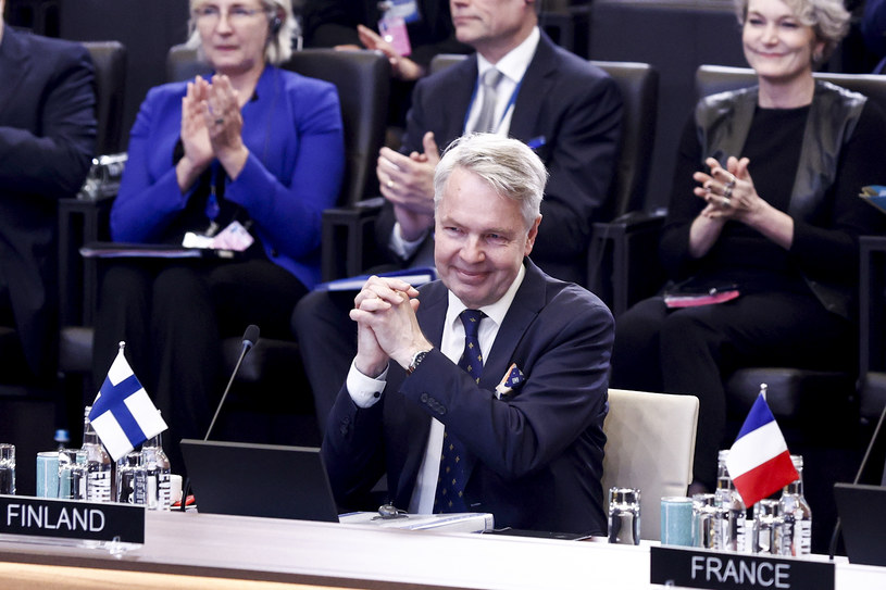 Reakcja fińskiego ministra spraw zagranicznych Pekki Haavisto podczas spotkania ministrów spraw zagranicznych Rady Północnoatlantyckiej (NAC) w kwaterze głównej NATO w Brukseli /KENZO TRIBOUILLARD /AFP