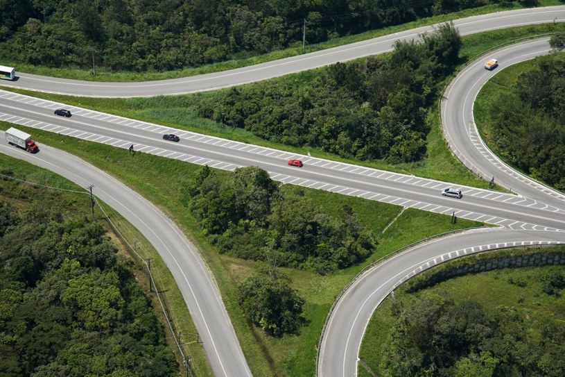 Realizacja inwestycji drogowych i kolejowych będzie rosła w najbliższych latach? /© Glowimages