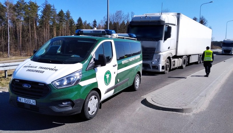 Realizująca transport międzynarodowy rosyjska ciężarówka nie spodobała się "Krokodylom". Posypały się mandaty. Kara czeka też przewoźnika, do którego należał zestaw /ITD /Informacja prasowa