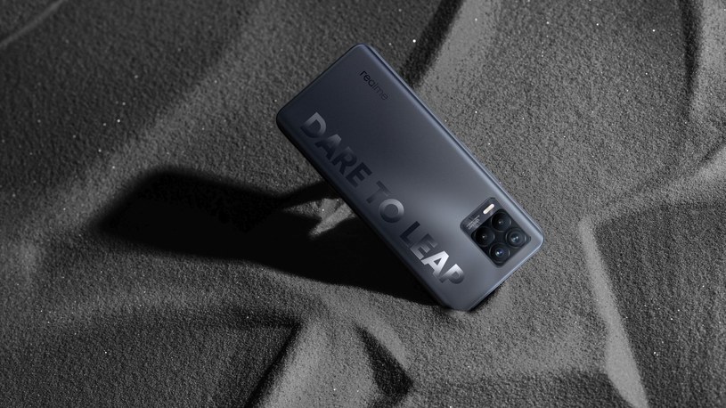 Realme 8 Pro to idealny smartfon dla osób poszukujących dobrego sprzętu w przystępnej cenie /materiały prasowe