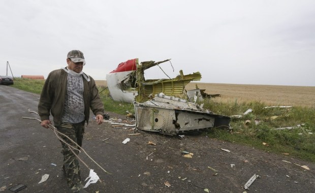 „Rebelianci wywożą ciała ofiar katastrofy samolotu” 