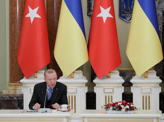 Recep Tayyip Erdogan podczas spotkania z prezydentem Ukrainy w Kijowie /SERGEY DOLZHENKO /PAP/EPA