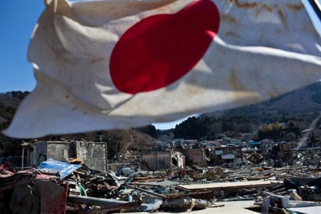 Recesja gospodarki i marcowe trzęsienie ziemi z tsunami spowodowały straty rzędu 210 -330 mld dol. /AFP