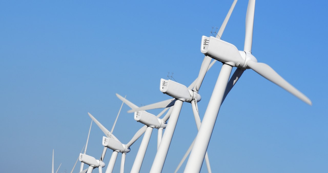 Recykling turbin wiatrowych to problem dla branży OZE /123RF/PICSEL