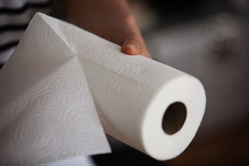 Ręczniki papierowe wyrzucamy odruchowo. Nagminna pomyłka w polskich domach