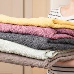 Ręczniki znów będą mięciutkie jak puch. Ta popularna przyprawa rozwiąże problem