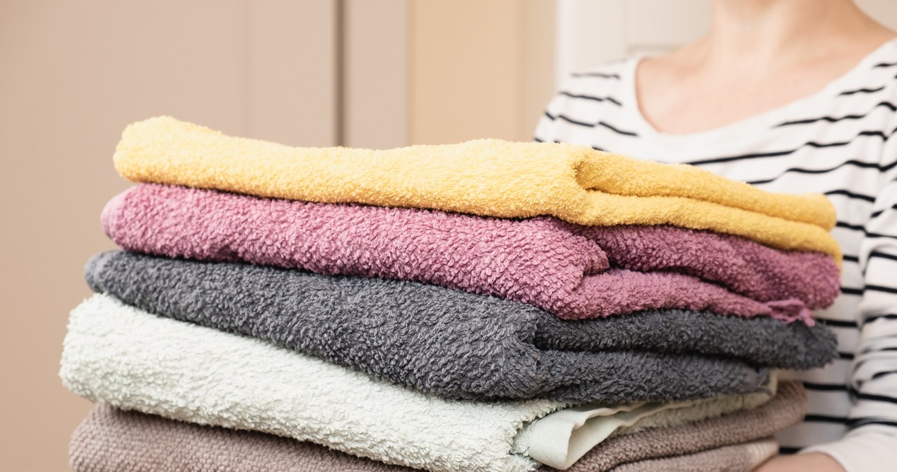 Ręczniki znów będą miękkie i przyjemne w dotyku. Wystarczy, że użyjesz tej przyprawy kuchennej do prania /Pixel