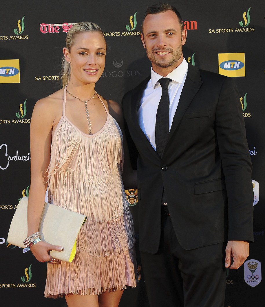 Reeva Steenkamp i Oscar Pistorius na zdjęciu z listopada 2012 /FRENNIE SHIVAMBU /PAP/EPA