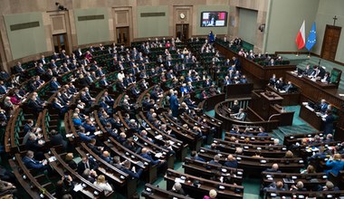 Referendum, darmowe leki, emerytury. Sejm przyjął ponad 30 ustaw, kto skorzysta na nowych przepisach? 