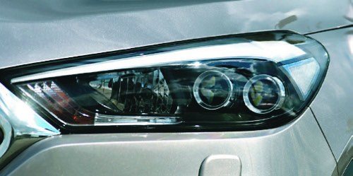 Reflektory LED dostępne są w wersji Comfort za dopłatą 4000 zł, w wersji Style i Premium są w cenie auta. (kliknij, żeby powiększyć) /Motor