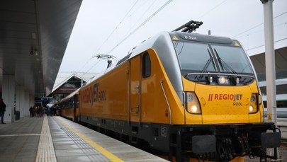 RegioJet wyjeżdża na tory. W tle długa lista sporów