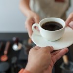 Regularne spożywanie kawy i herbaty może obniżać ryzyko demencji 