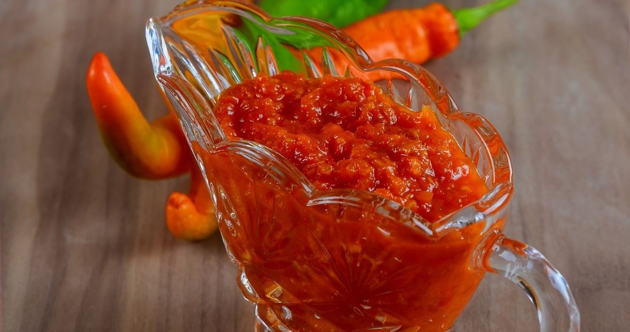 Regularne spożywanie ostrych papryk wsparcia rozwój bakterii Akkermansia, które poprawiają homeostazę glukozy i zmniejszają stany zapalne. /photovs /Canva Pro