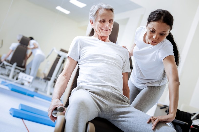 Rehabilitacja dostosowana do potrzeb przynosi korzyści pacjentom w każdym wieku /123RF/PICSEL