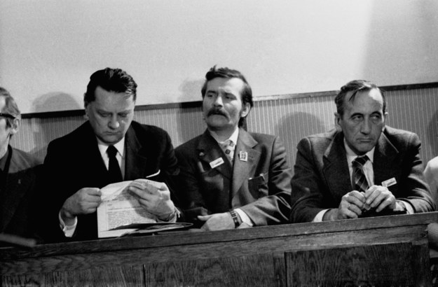 Rejestracja NSZZ Solidarność w Warszawie. Jan Olszewski, Lech Wałęsa, Tadeusz Mazowiecki / 	Marek Langda /PAP