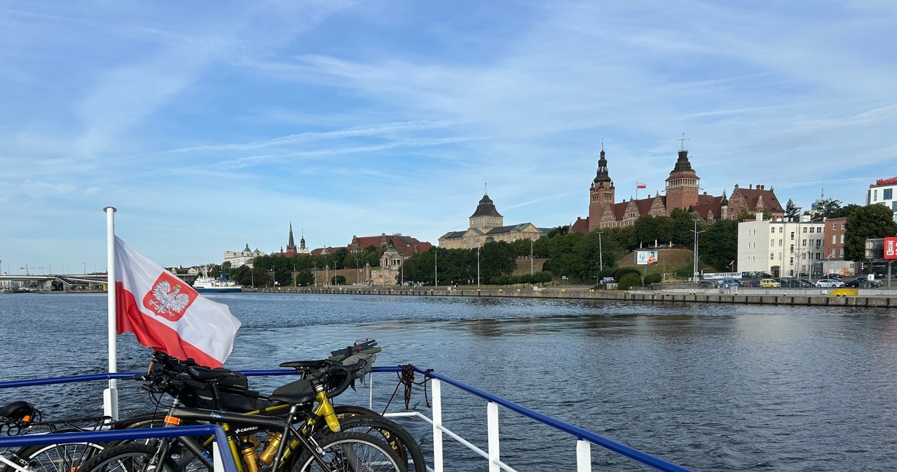 Rejs rozpoczynamy przy bulwarze, tuż obok Wałów Chrobrego w Szczecinie /INTERIA.PL