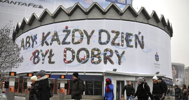 Reklama PKO BP na Rotundzie w Warszawie. Fot. Włodzimierz Wasyluk /Reporter