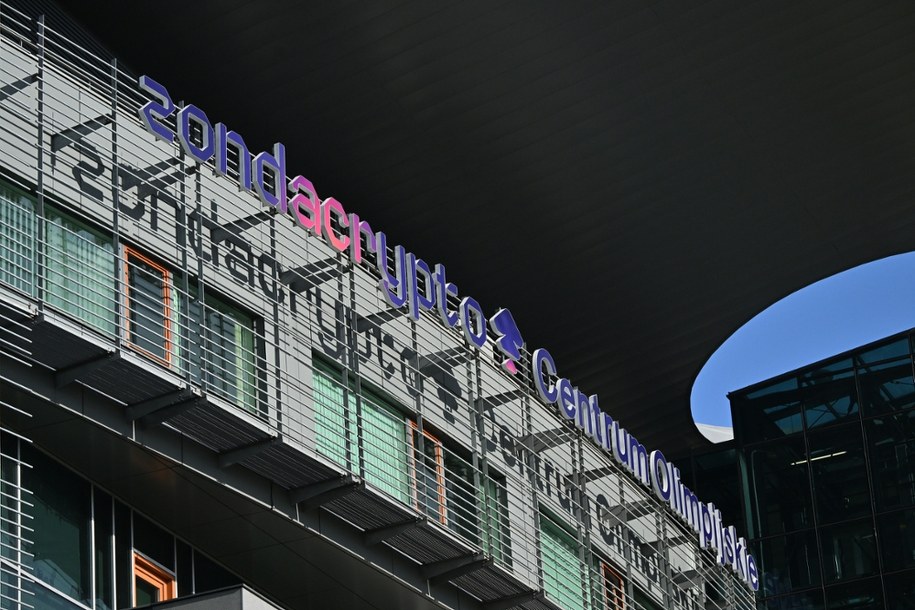 Reklama Zondacrypto na Centrum Olimpijskim PKOl w Warszawie /Piotr Nowak /PAP