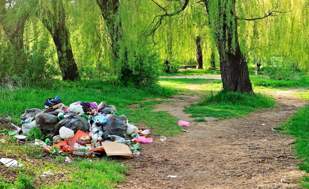 Reklamówka, która rozkłada się 400 lat. Używasz jej codziennie