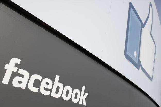 Reklamy na mobilnym Facebooku - nie wszyscy to polubimy /AFP