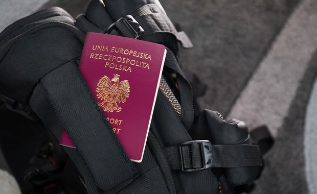 "Rekordowa liczba wniosków". Polacy ruszyli po paszporty