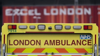 Rekordowa liczba zgonów w Wielkiej Brytanii. Johnson: Dzięki obostrzeniom pokonamy epidemię