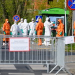 Rekordowa liczba zgonów z powodu koronawirusa w Polsce. Wśród ofiar 18-latek [24.04]