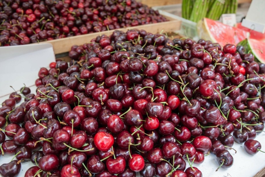 Rekordowe ceny na targowiskach. Polskie owoce luksusem dla wybranych? /Piotr Hukalo /East News