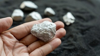 Rekordowe ceny srebra i złota. Ekonomista zdradza, co się za tym kryje