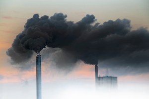 Rekordowe ceny za emisje CO2. Kogo na to stać? 