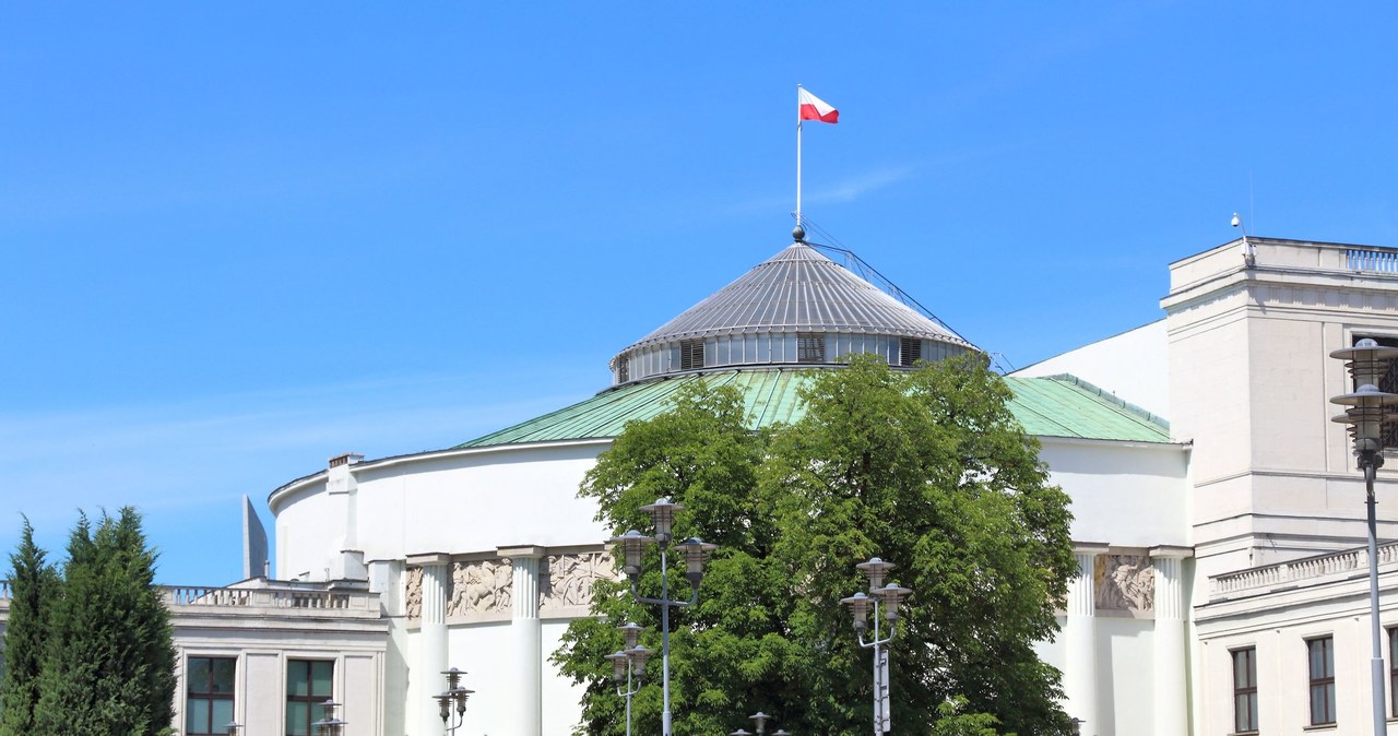 Rekordowy budżet Sejmu. W nim dodatki mieszkaniowe dla nowej grupy pracowników /123RF/PICSEL