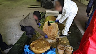 Rekordowy przemyt kokainy wartej 3 mld zł. Narkotyki ukryte w pulpie ananasowej