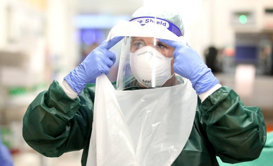 Rekordowy przyrost zakażeń w Niemczech /Friedemann Vogel /PAP/EPA