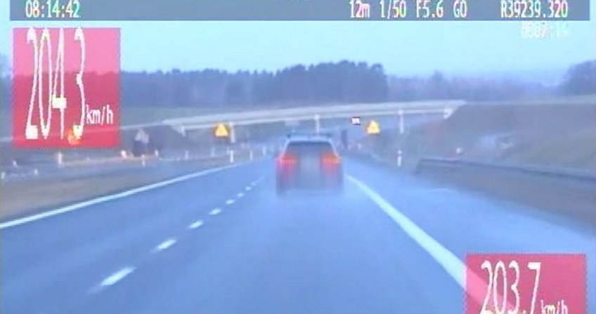 Rekordzistka jechała z prędkością przekraczającą 204 km/h. /Policja