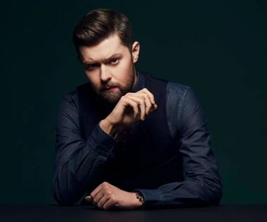 Remigiusz Mróz o "Wotum nieufności": Ekranizacja przerośnie oczekiwania