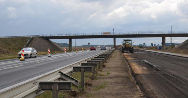 Remont autostrady A2 pod Łodzią zaczął się już w zeszłym roku /GDDKiA