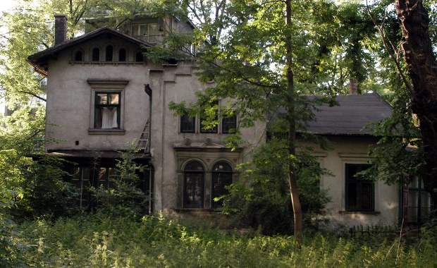 Remont Kossakówki. Znaleziono szkielet kobiety