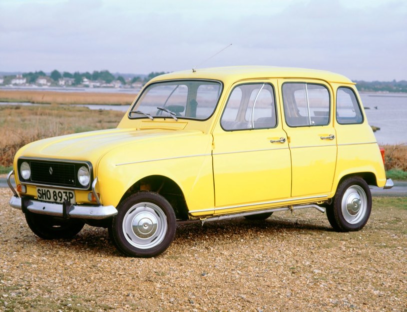 Renault 4 było odpowiedzią na Citroëna 2CV. /National Motor Museum/Heritage Images/Getty Images /Getty Images