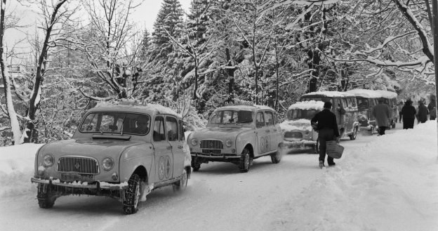 Renault 4 stał się kultowym pojazdem /Informacja prasowa