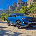 Renault Austral jest jak iPhone - rozpozna cię po twarzy. Potaniał też o 20 tys. zł