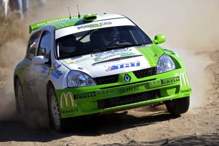 Renault clio R3 - takim autem ma pojechać Robert Kubica /AFP