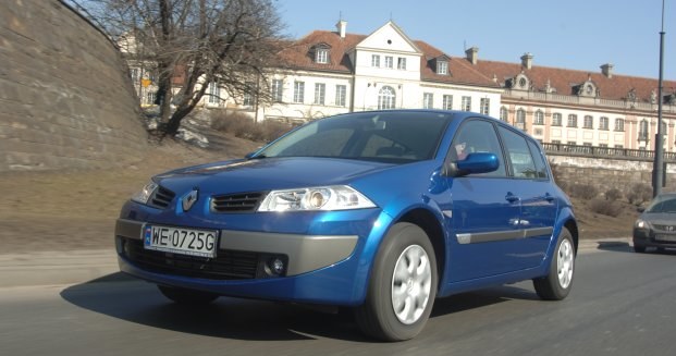 Renault Megane II - kusi niską ceną i bogatym wyposażeniem. /Motor