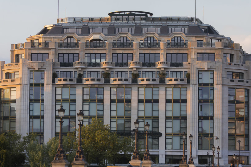 Renowacja ekskluzywnego domu handlowego "La Samaritaine" pochłonęła łącznie 750 mln euro. /Vincent Isore /Agencja FORUM