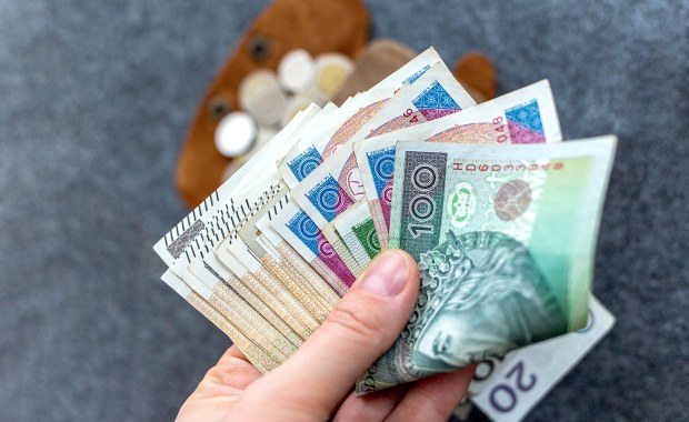 Renta socjalna 2026 w górę. Sprawdź, ile dostaniesz "na rękę" po waloryzacji