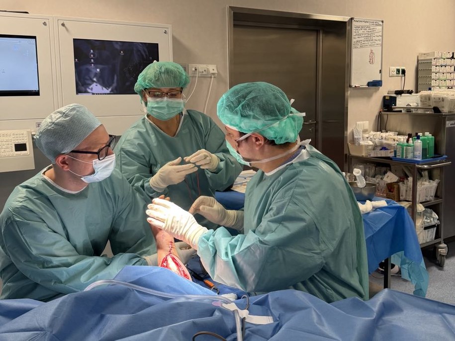 Replantacja odciętej ręki /Szpital Wojskowy w Krakowie /