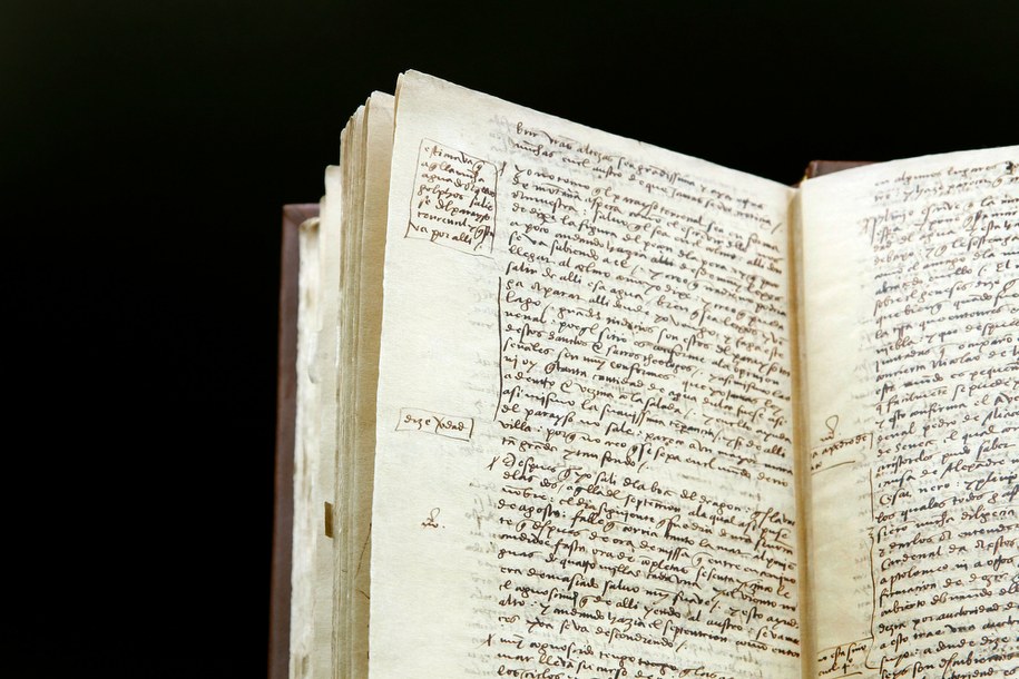 Replika manuskryptu dziennika pokładowego Krzysztofa Kolumba z pierwszej wyprawy do Ameryki /