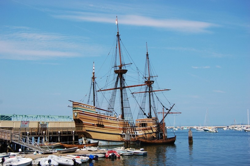 Replika statku Mayflower w porcie w Plymouth /©123RF/PICSEL