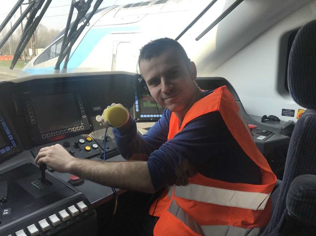 Reporter RMF FM Michał Dobrołowicz za sterami pociągu Pendolino /Fot. Michał Dobrołowicz /RMF FM
