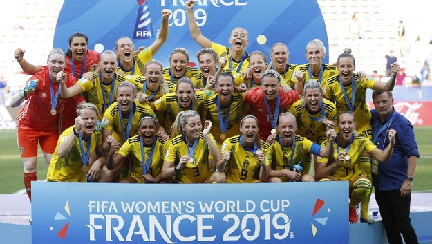 Reprezentacja Szwecji po zdobyciu brązowego medalu na mistrzostwach świata we Francji /SEBASTIEN NOGIER  /PAP/EPA