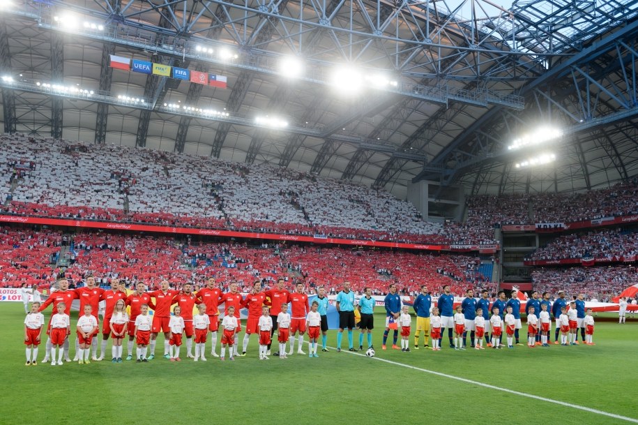 Reprezentacje Polski i Chile tuż przed towarzyskim pojedynkiem w Poznaniu /Jakub Kaczmarczyk /PAP